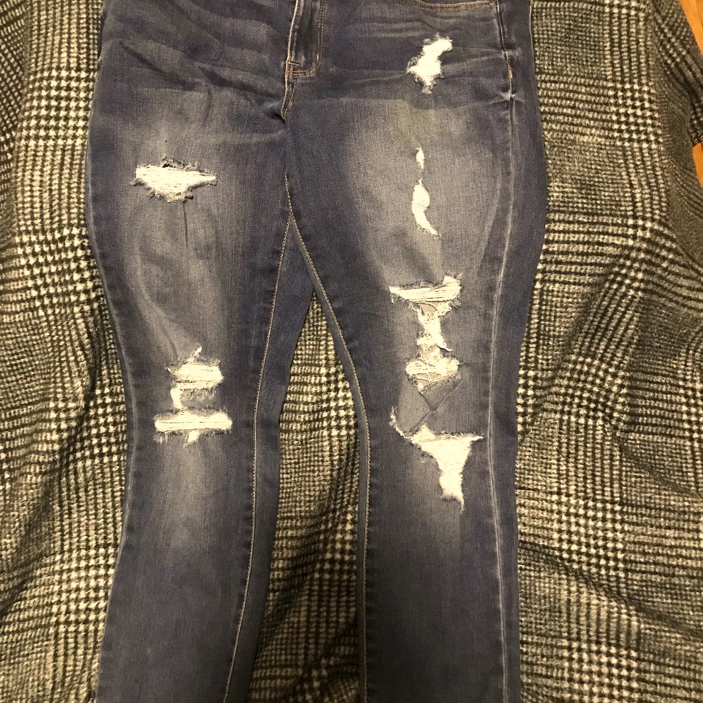 Gloria Vanderbilt and angel capris